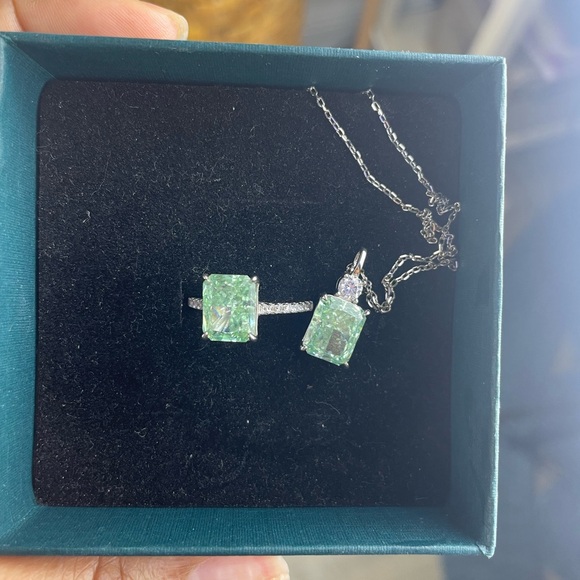 Jewelry - Retail $800 Stamped .925 over platinum or 18k gold Elegant Green Jewelry Set